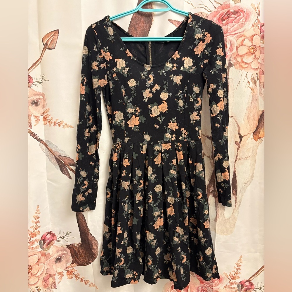 Small Talula Floral Black Dress​​